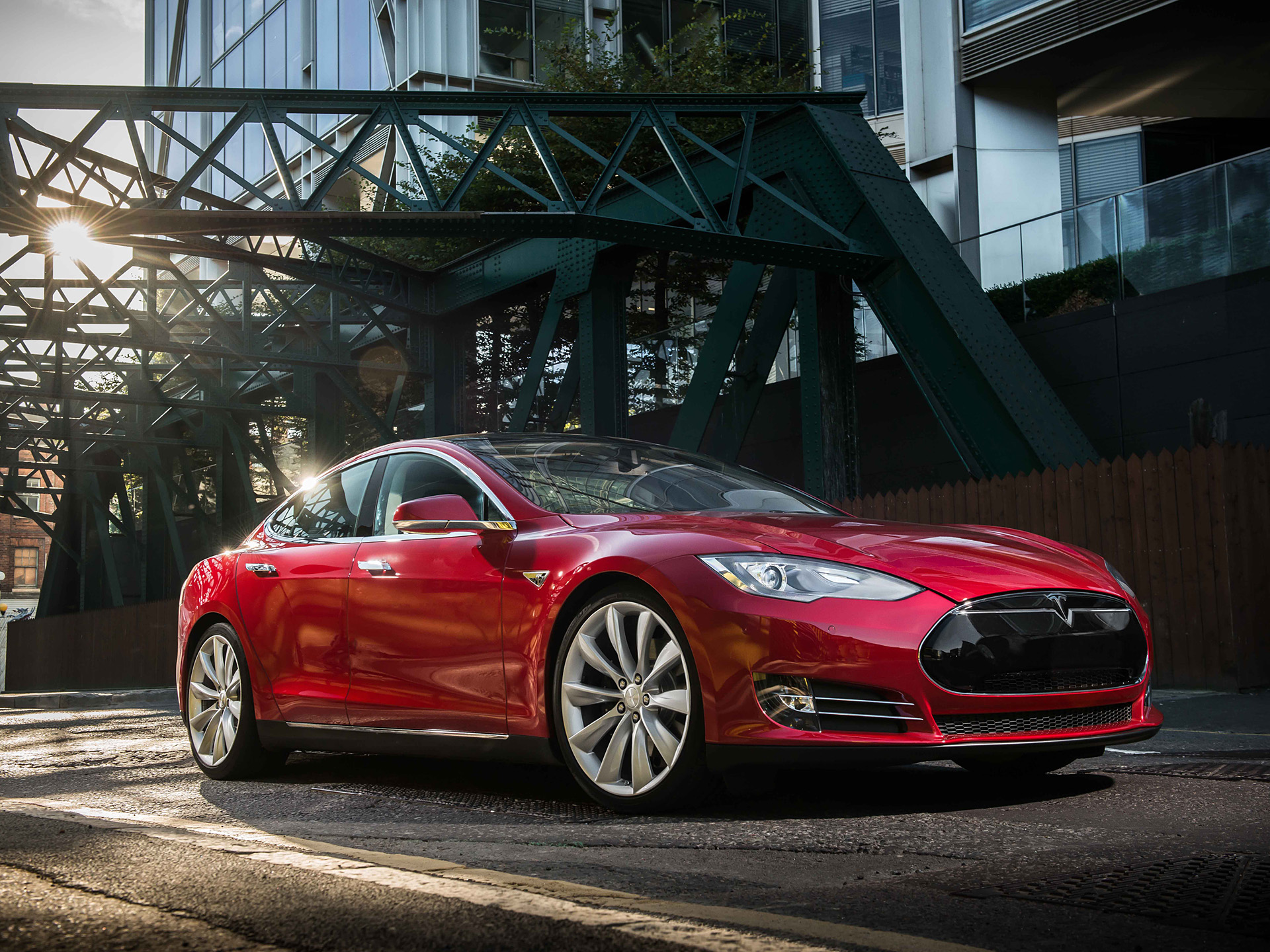  2013 Tesla Model S Wallpaper.