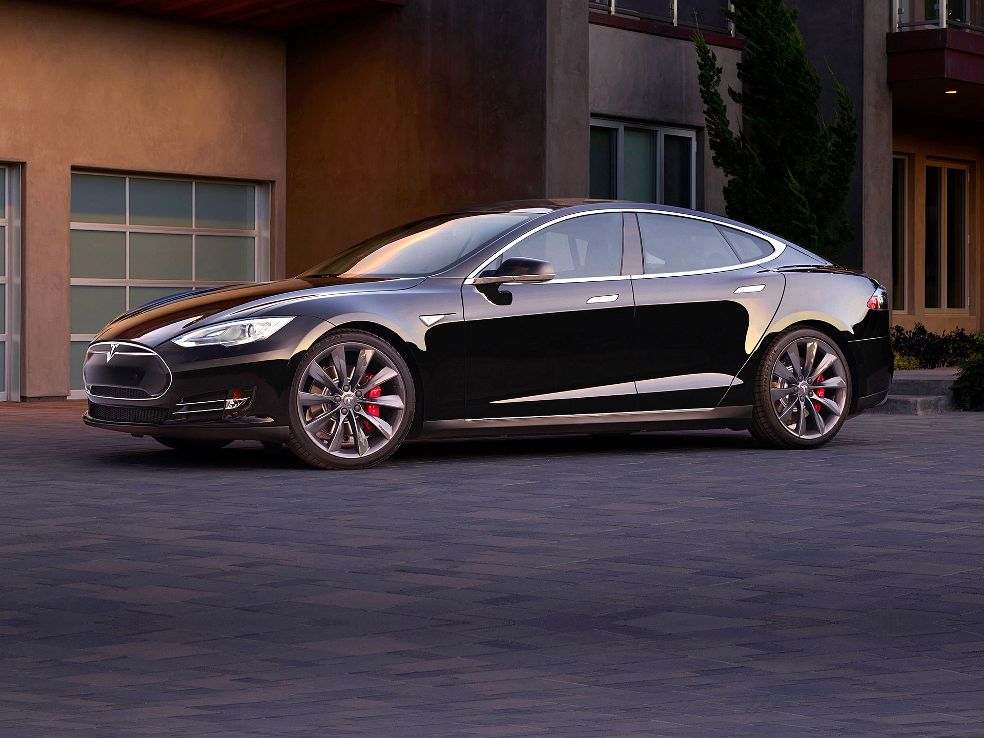  2015 Tesla Model S P85D Wallpaper.