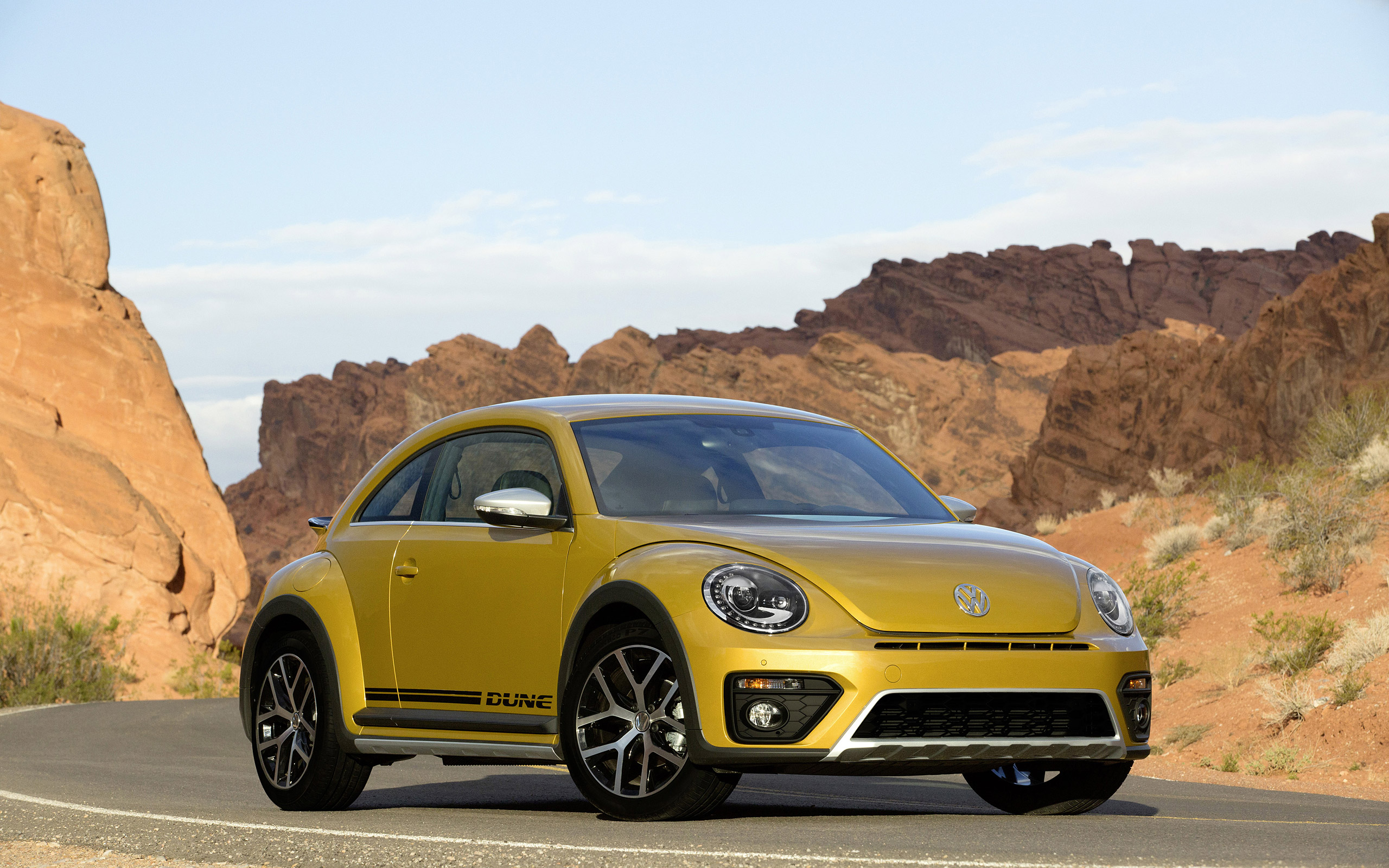  2016 Volkswagen Beetle Dune Wallpaper.
