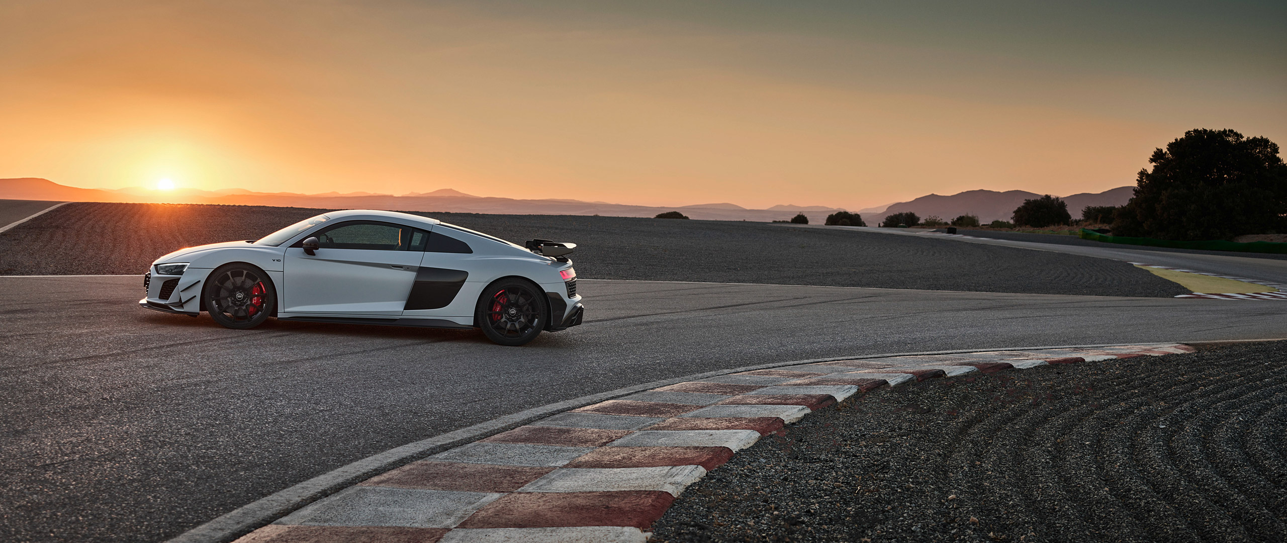  2023 Audi R8 Coupe V10 GT RWD Wallpaper.