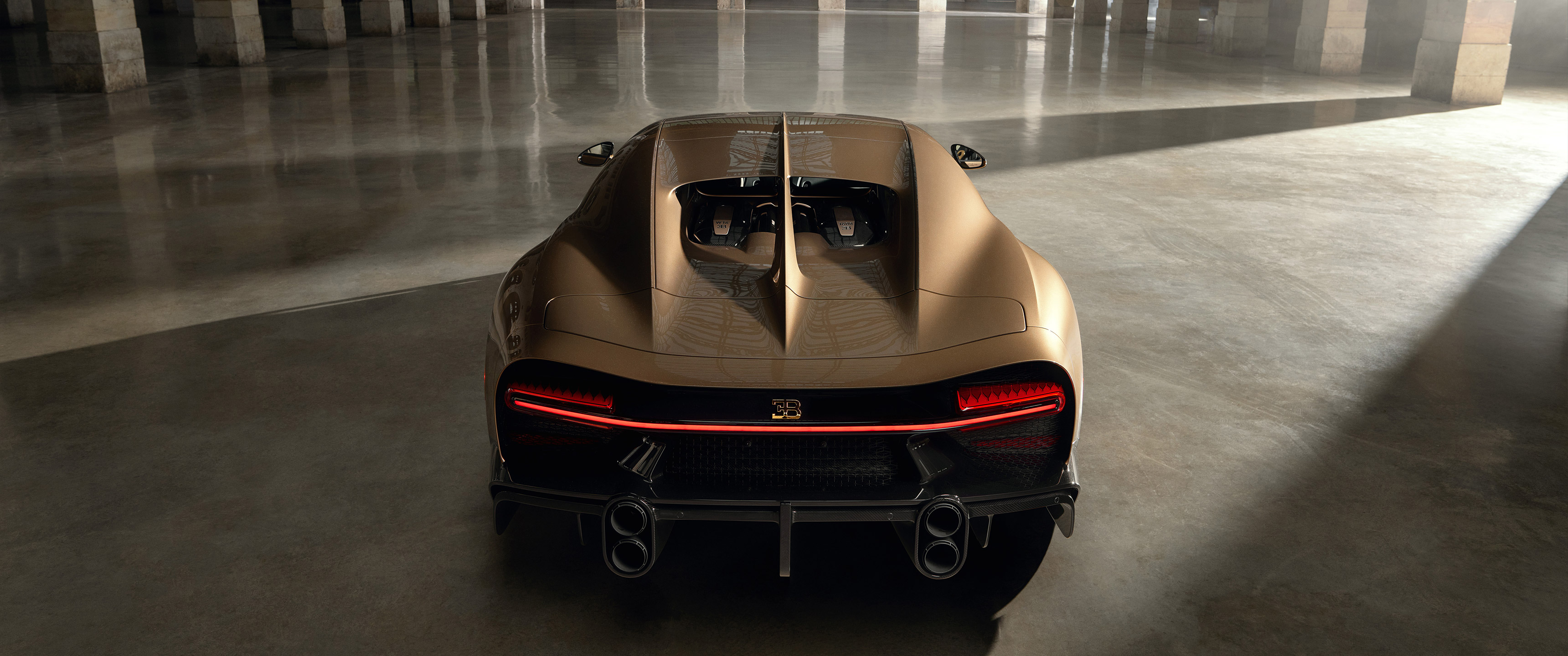  2023 Bugatti Chiron Super Sport Golden Era Wallpaper.