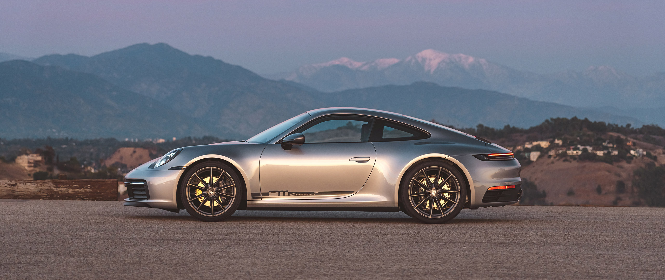  2023 Porsche 911 Carrera T Wallpaper.